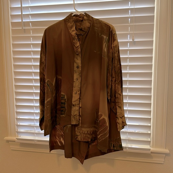 Tops - Silk blouse slit back